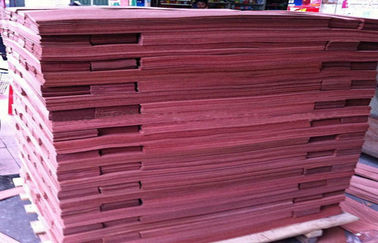 Отрезанный лист настила облицовки Sapele отрезка естественный красный деревянный для мебели