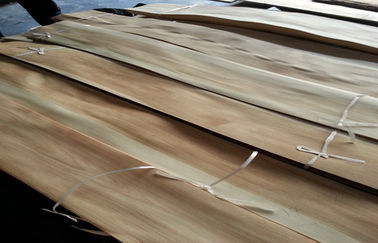 Отрезанная макулатурным картоном цвета березы 2 отрезка проектированная облицовка естественного деревянная